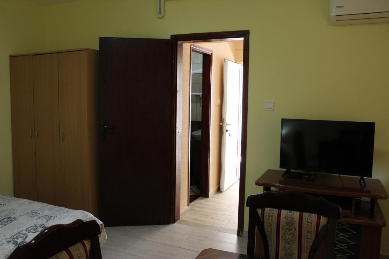 טיווט Apartmani Franovic מראה חיצוני תמונה