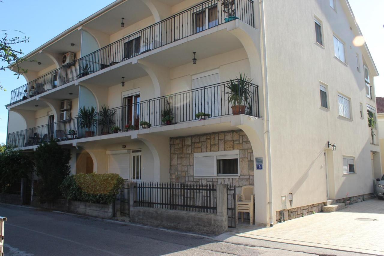 טיווט Apartmani Franovic מראה חיצוני תמונה