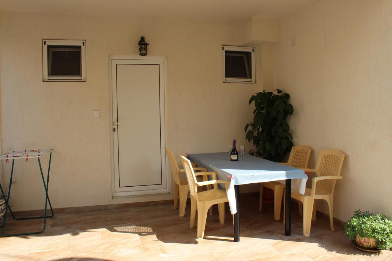טיווט Apartmani Franovic מראה חיצוני תמונה