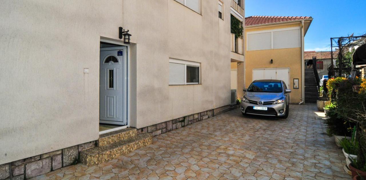 טיווט Apartmani Franovic מראה חיצוני תמונה